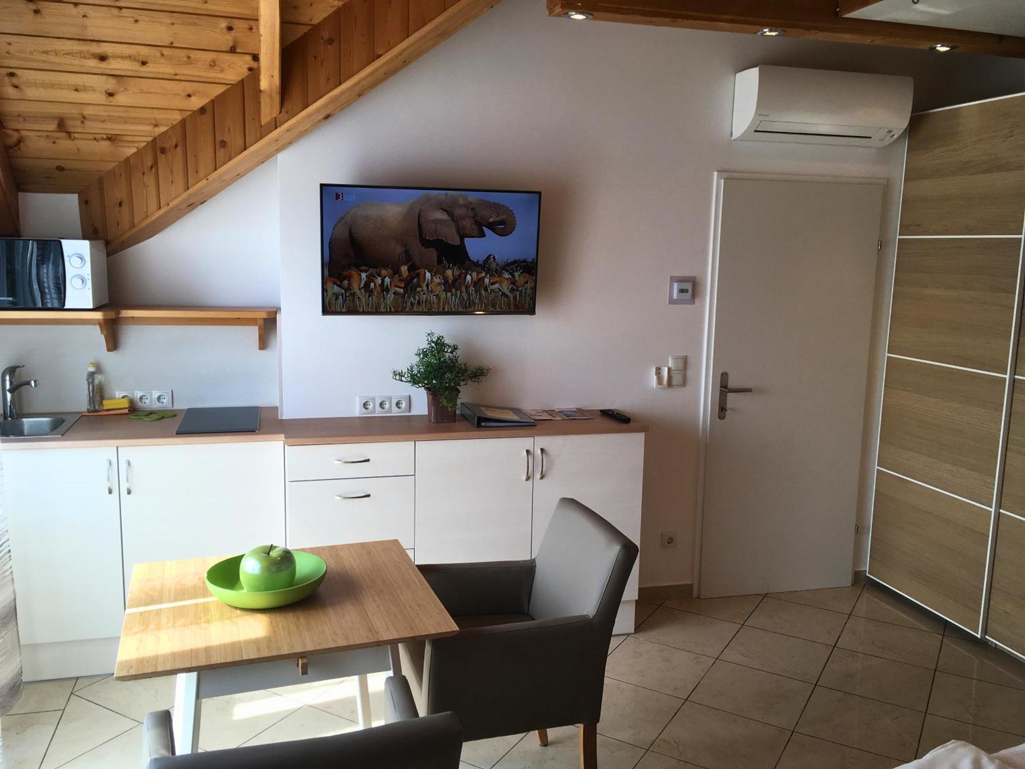 Ajo Apartments - Alte Donau Lake View Balcony Studio - Self-Check-In Vienna Exterior photo